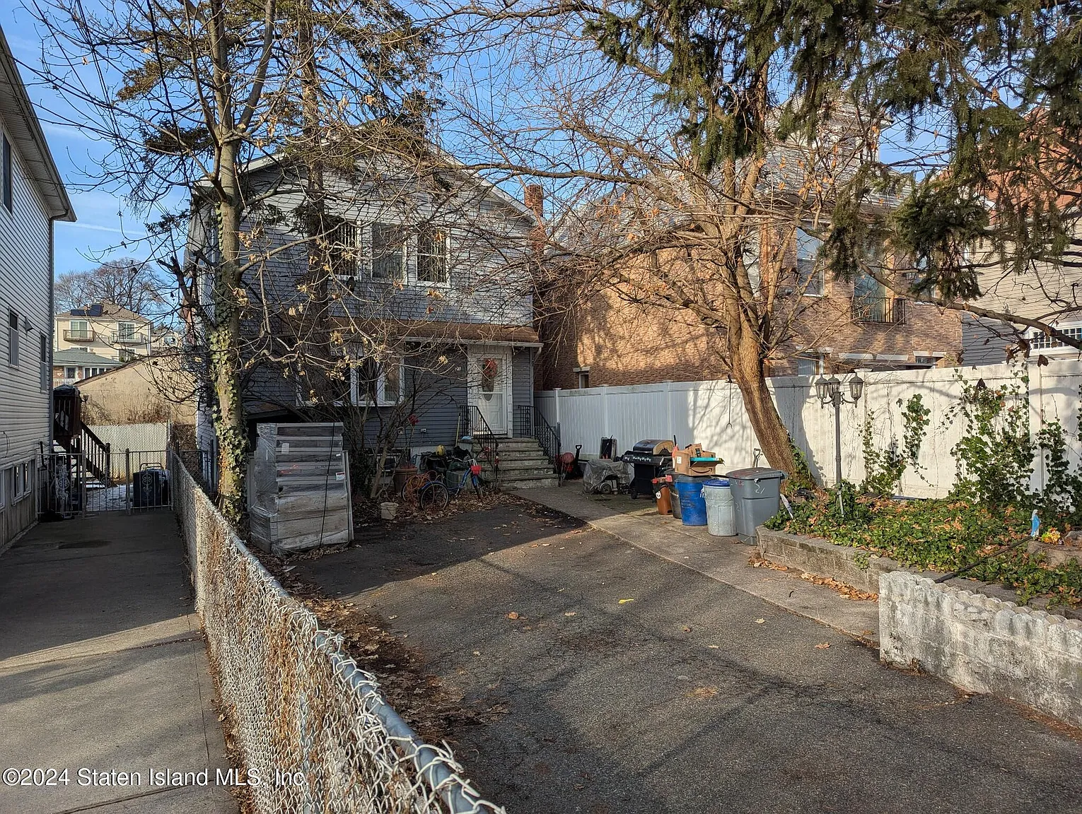 21 Father Capodanno Blvd photo 1