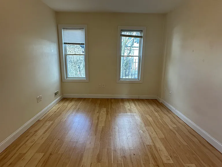 70 London St #1 — Photo 3