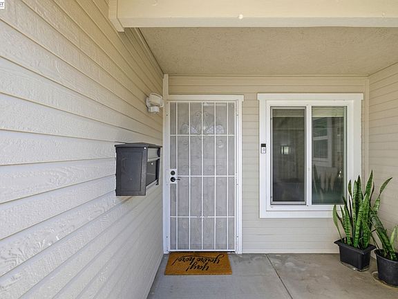 3rd image of 31262 San Andreas Dr