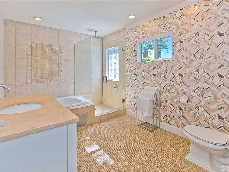 1057 E Marshall Way — Photo 51