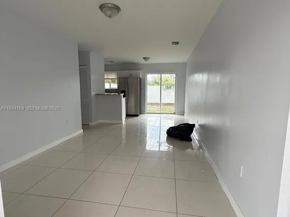 2121 NW 72nd St, Miami, FL 33147