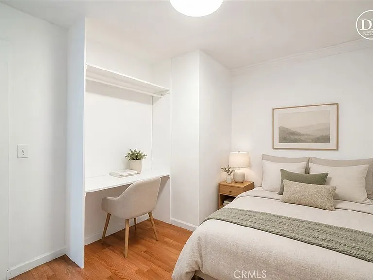 1125 N Heliotrope Dr — Photo 26
