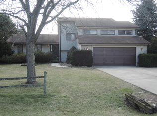 24265 Graver Ln, Naperville, IL 60564