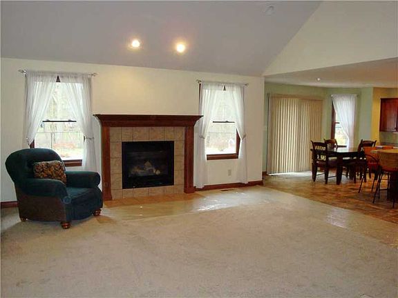 3rd image of 252 Stratford Way