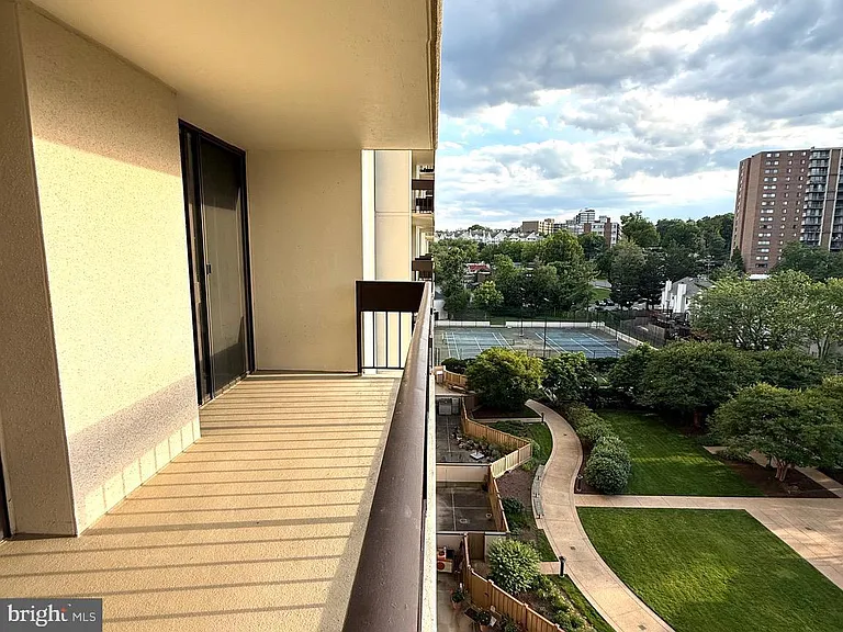 5300 Holmes Run Pkwy #819 — Photo 11