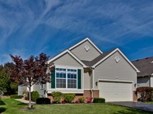 5 E Vandermeer Dr, Antioch, IL 60002
