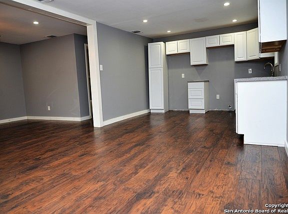 5th image of 218 Wellington