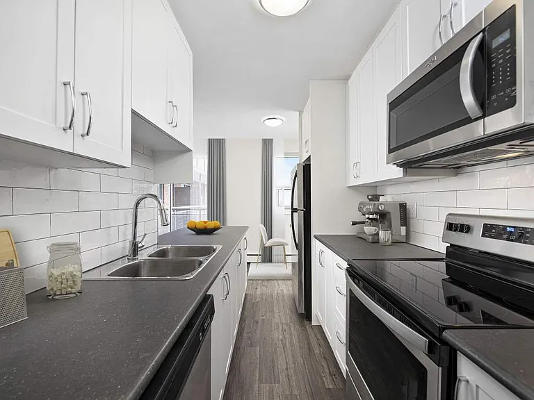 286 Chandler Dr — Photo 1