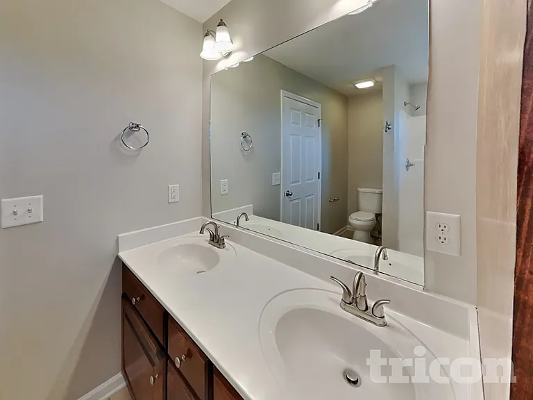 703 Maple Ct — Photo 13