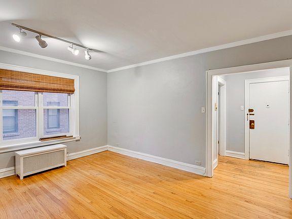 3rd image of 2330 N Lincoln Park W APT 4C