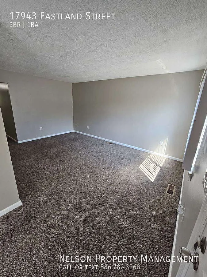 3-Bedroom Ranch, Nice Kitchen, Good Sized Bedrooms, Double Wide Driveway, Big Backyard. Move In R... — Photo 2