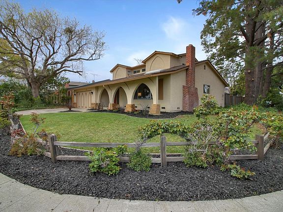 3rd image of 5555 Oakhurst Ct