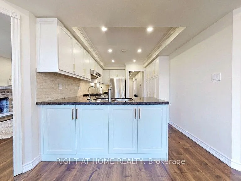 95 Lensmith Dr #MAIN AND UPPER FLOOR — Photo 30