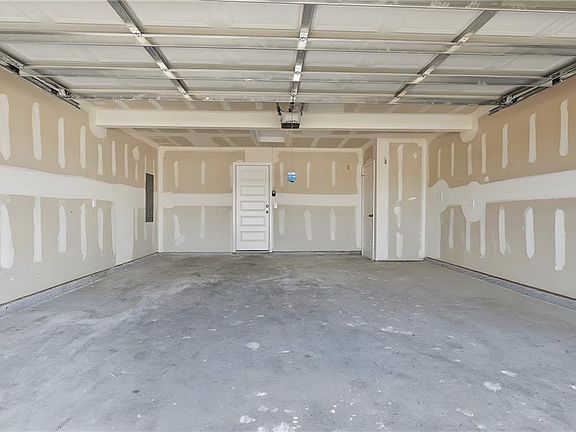 5th image of 2300 Woodfield Dr