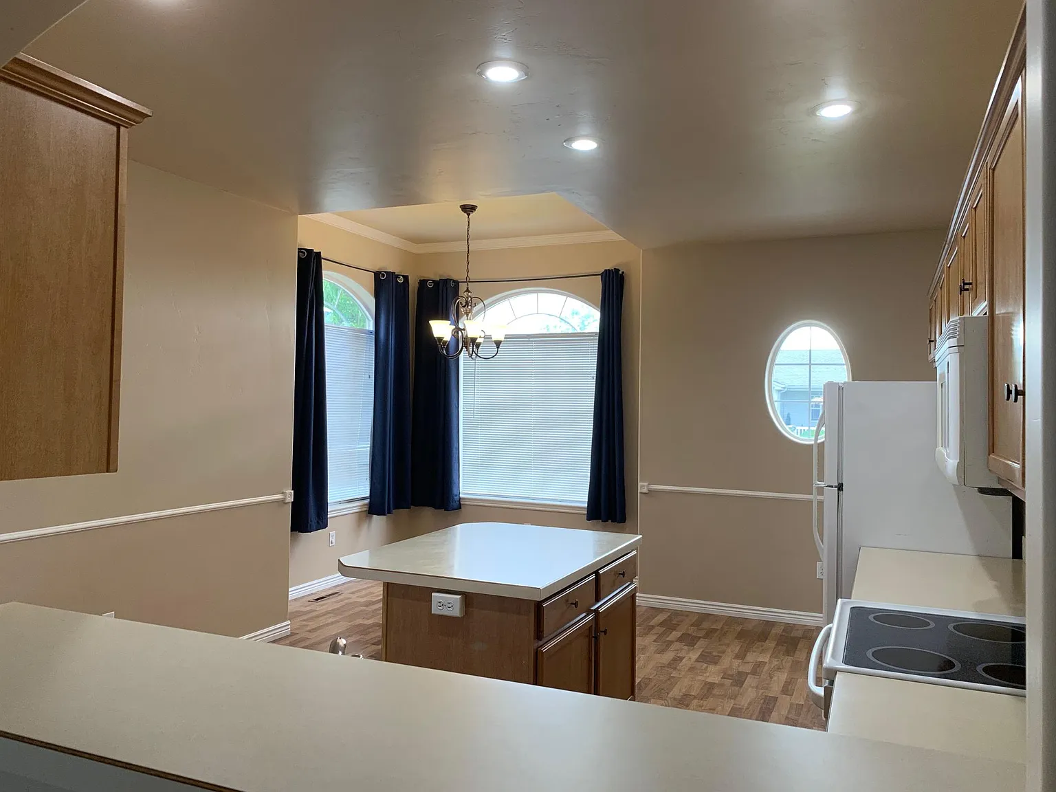 1504 Anny Dr E — Photo 2