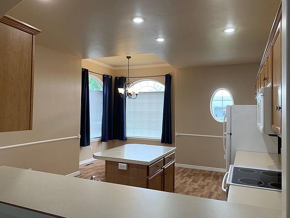 2nd image of 1504 Anny Dr E