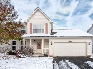 2044 Wedgewood Cir, Romeoville, IL 60446