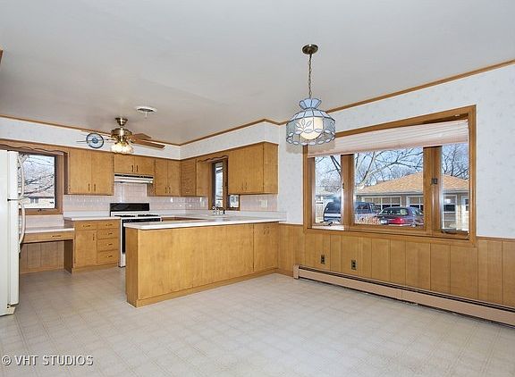 5th image of 822 Rooney Dr