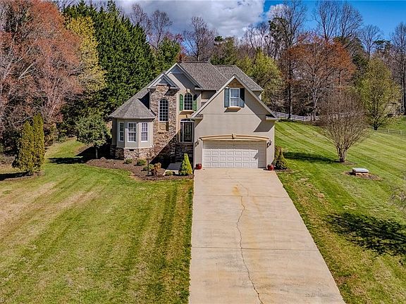 3rd image of 166 Laurel Creek Dr