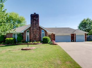 1475 E Burntwood St, Springfield, MO 65803