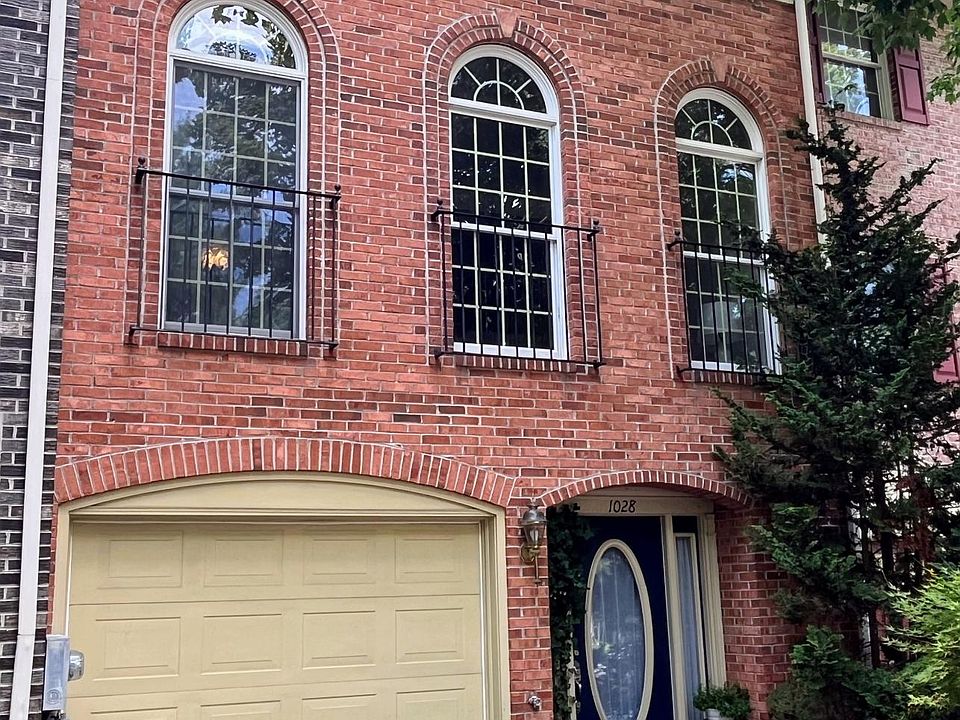1st image of 1028 Lindsay Ln