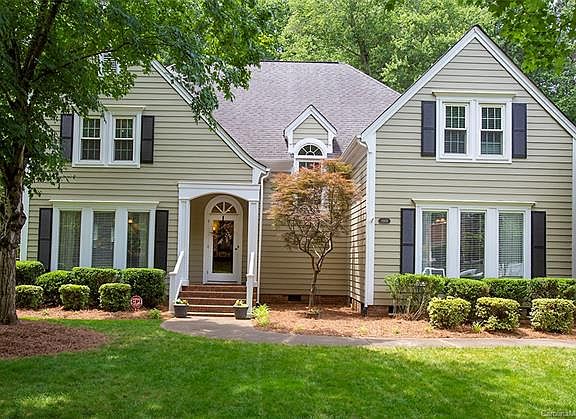 2nd image of 9924 Warwickshire Ln