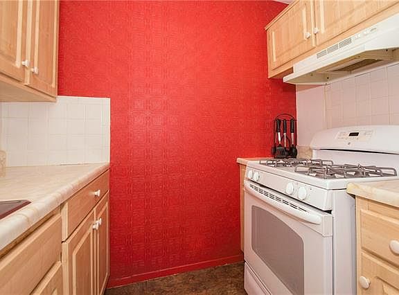 4th image of 332 Palisade Ave APT H1