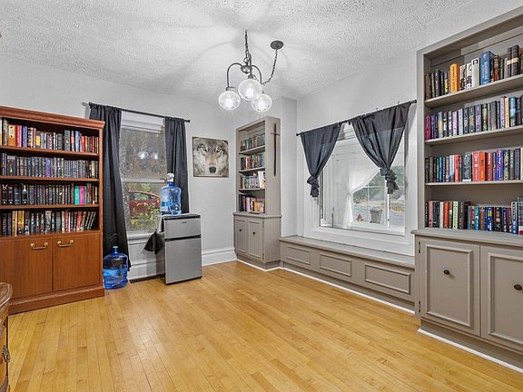 5th image of 523 2nd St SE