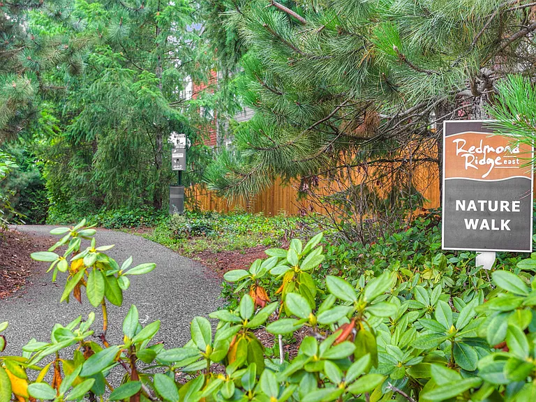Redmond Ridge — Photo 35