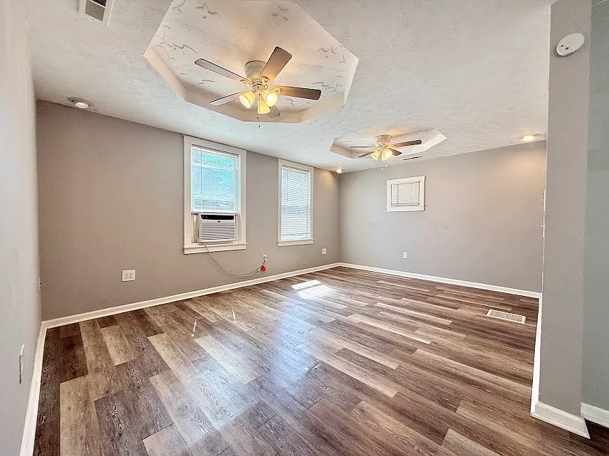 2 bed, 1281 sqft, $2,099 — Photo 4