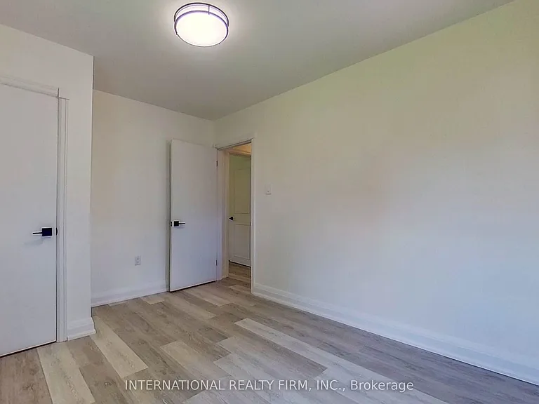 85 Churchill Ave — Photo 24