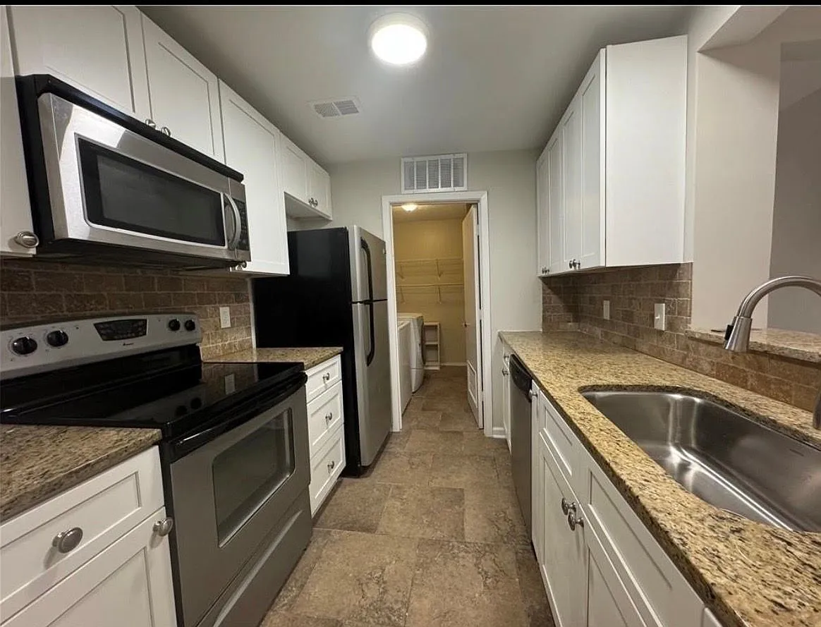 Building Photo - Warm Springs Cir