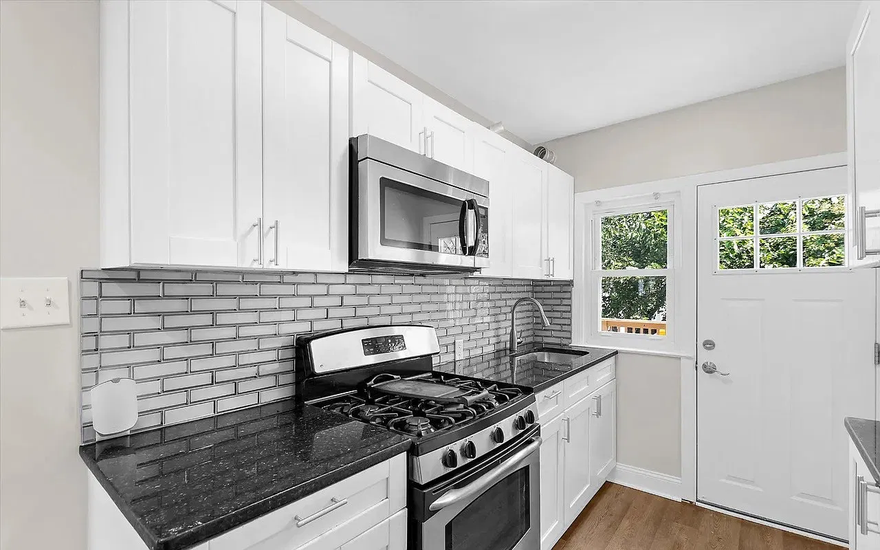 4 bed, 1200 sqft, $2,500 — Photo 3