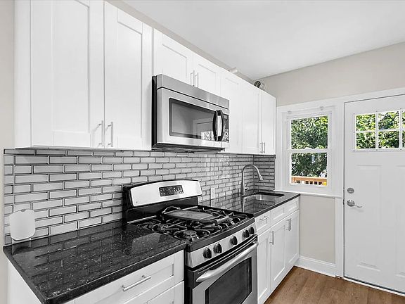 3rd image of 314 Arden Rd W