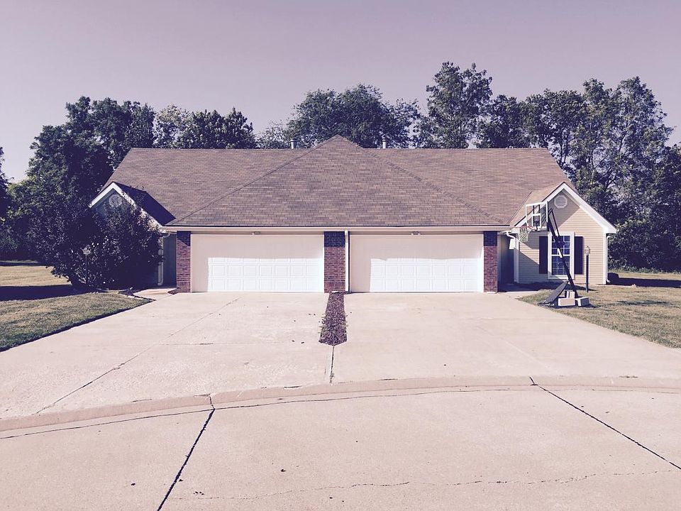 1st image of 4609 A Hunters Glen Dr