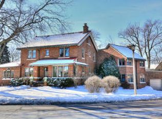 5583 N Lake Dr, Milwaukee, WI 53217