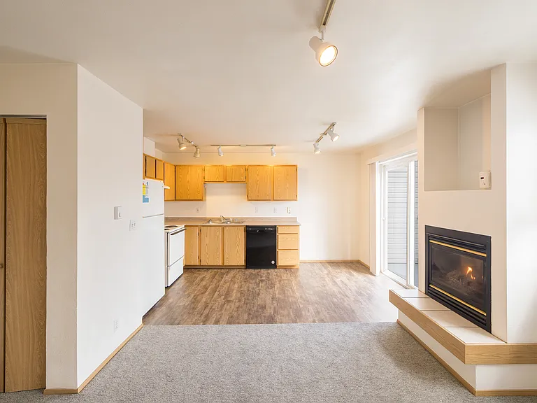 Rowan Grove Apts — Photo 8