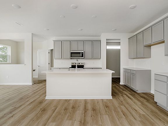2nd image of 2564 Penn Ave