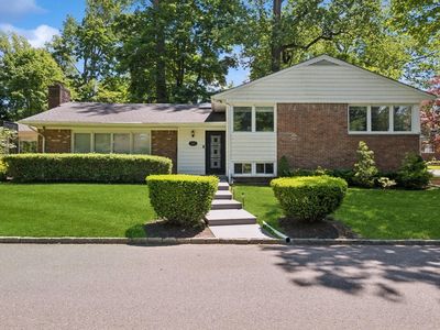 18 Woodcrest Road, Great Neck, NY, 11024