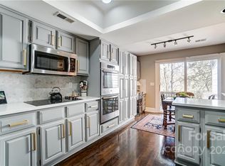 1849 Meadowood Ln, Charlotte, NC 28211