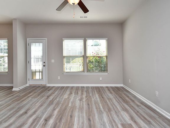 5th image of 303 Corday Ln