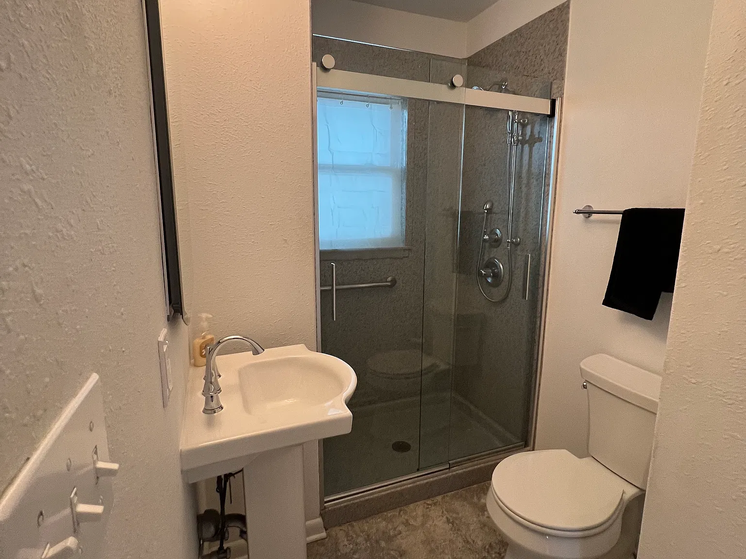 4 bed, 1168 sqft, $1,800 — Photo 3
