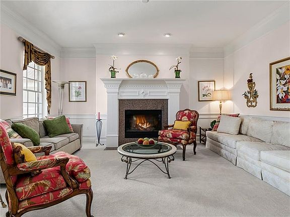 3rd image of 6025 Pine Valley Dr