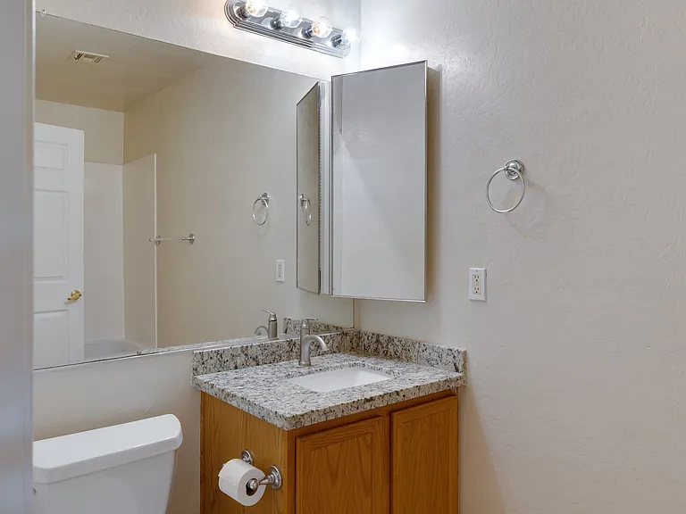 Bella Rosa Apartments — Photo 18