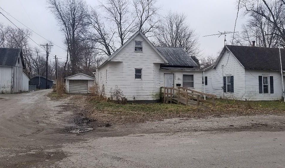 2nd image of 208 Parrish St