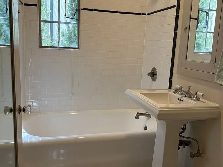 Discover Vintage Charm at Villa Marquise — Photo 24