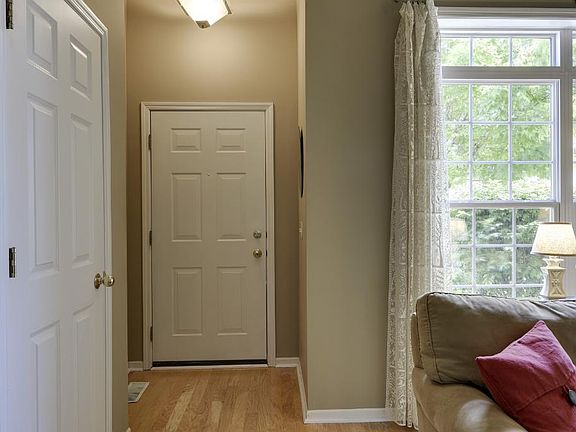 4th image of 9717 Belmont Ln