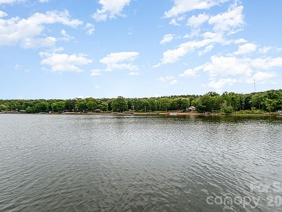 2nd image of 1435 Panther Point Rd