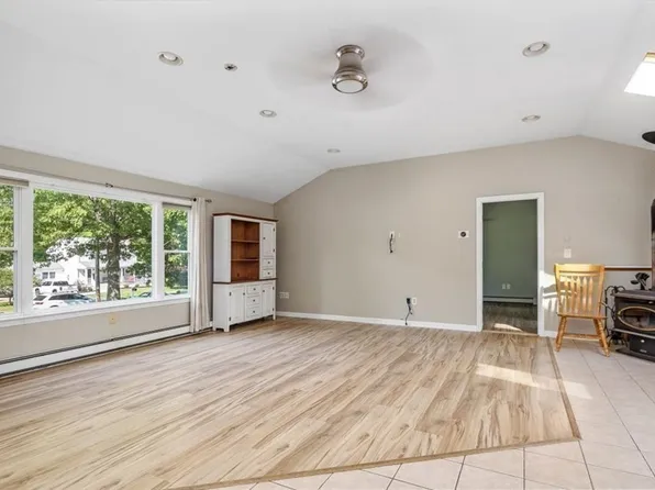 23 Acorn St, Scituate, MA 02066