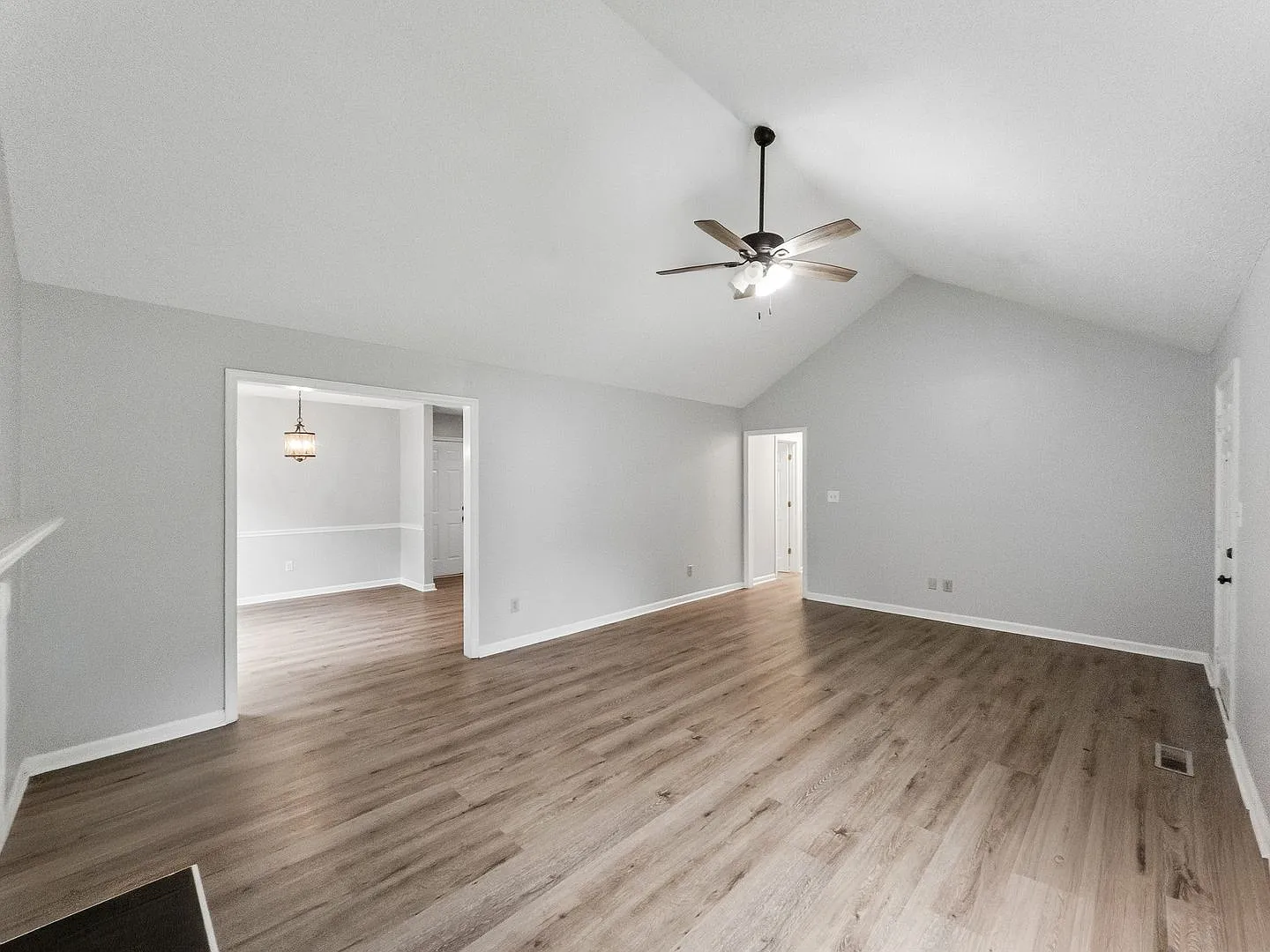 House for Rent in Athens, GA Beautiful 3-Bedroom Home on a Corner Lot, Convenient to UGA — Photo 4